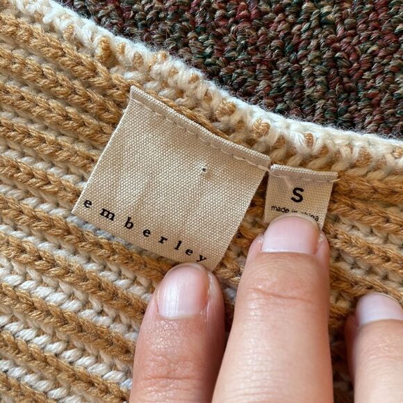 Emberley v neck sweater small - Picture 5 of 6